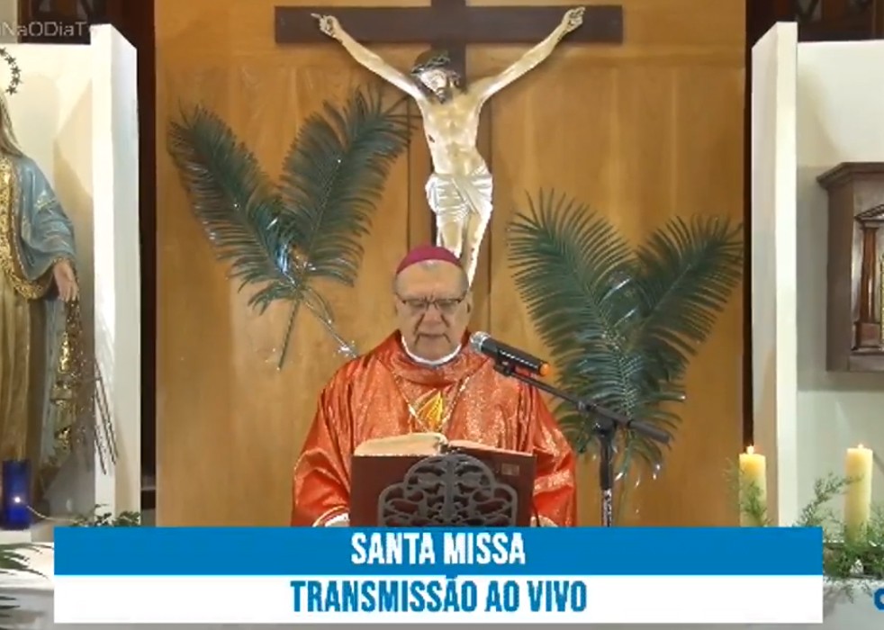 Celebração da missa de ramos com Dom Jacinto Brito feita por video transmissão